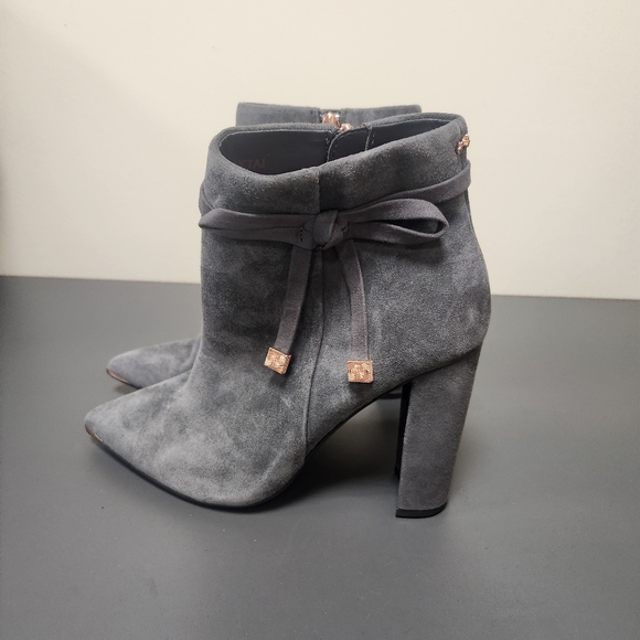Ted Baker Qatena Suede Heeled Ankle Boots gray Sz 8. New without box - Picture 2 of 13